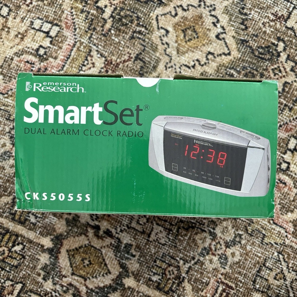 Emerson Research Smart Set Dual Alarm Clock Radio CKS 5055S EUC Retro
